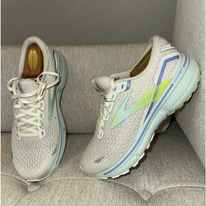 Brooks Ghost 15 Running Shoes Coconut/ Sky/ Nightlife, Women's Size 7.5 B